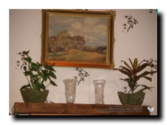 Foto: Zwei Vasen, links normales Glas, rechts Crashglas